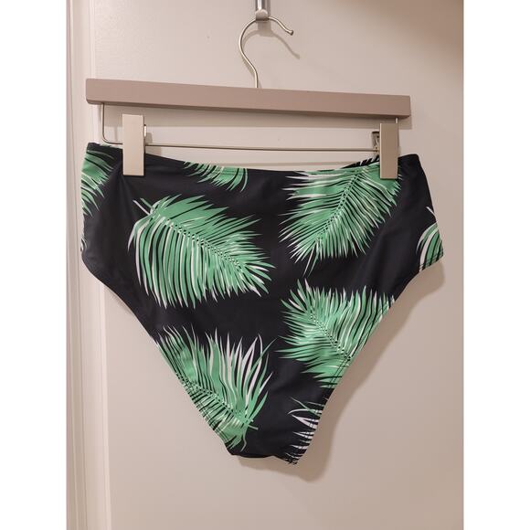 Plus Striped & Leaf Print Underwire Bikini Swimsuit - Picture 5 of 8